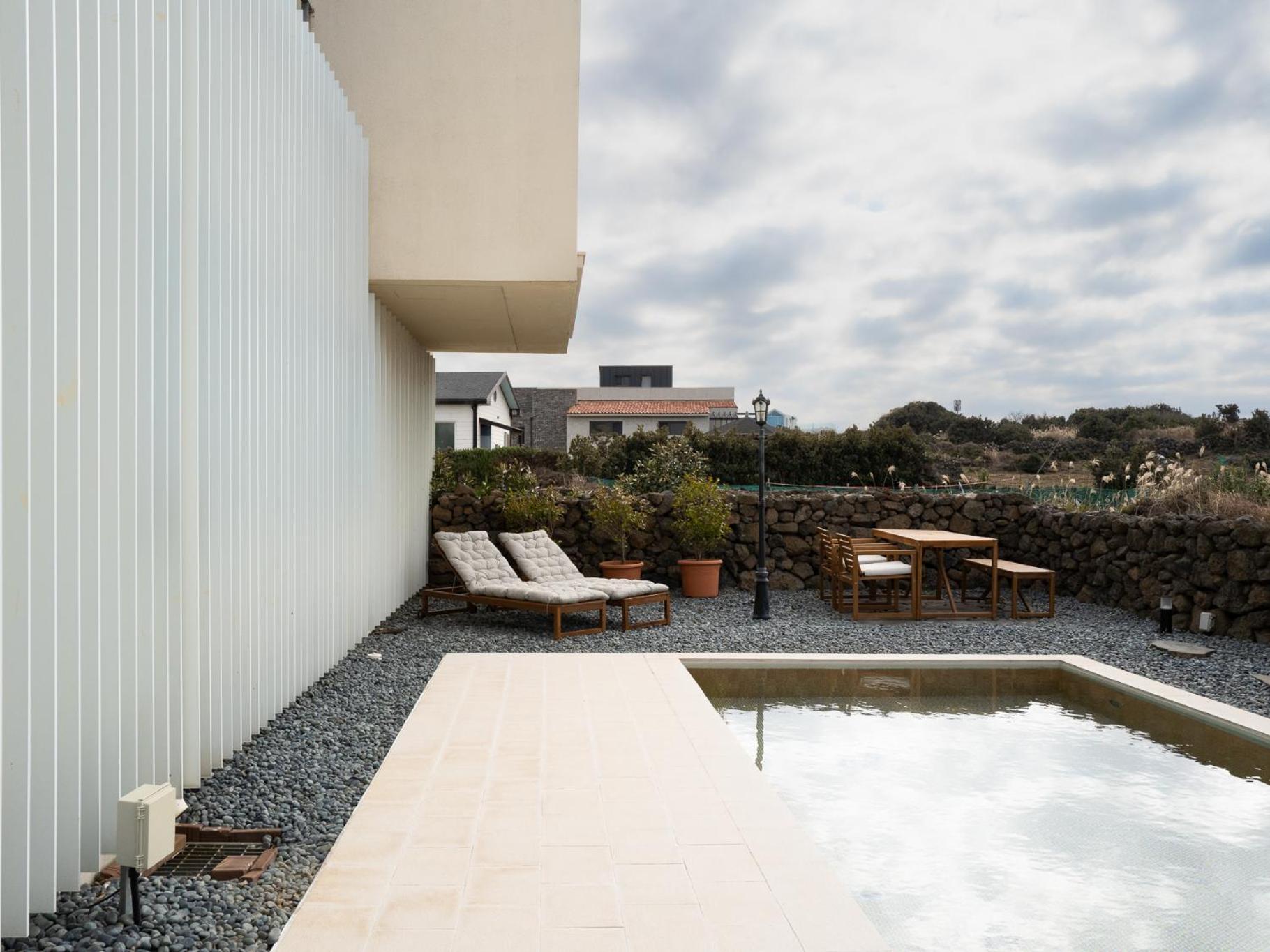 Boutique Pool Villa Namib Jeju by Eksteriør bilde